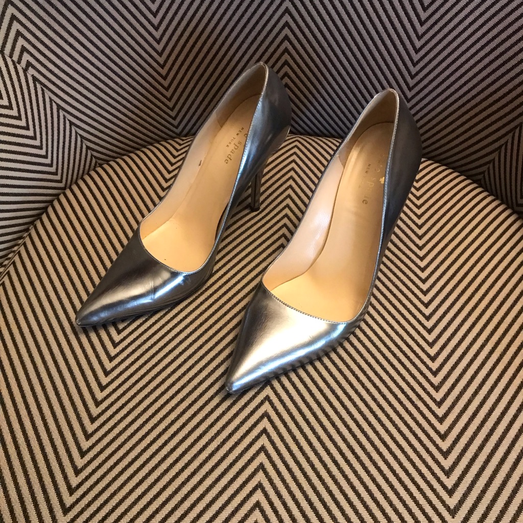 Kate Spade New York Silver Patent Leather Pointed Toe Heels Sz 7